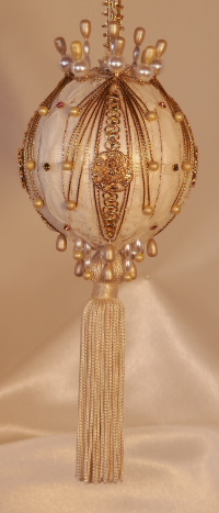 Heirloom ornaments, Christmas Ornaments to give as a special keepsake gift